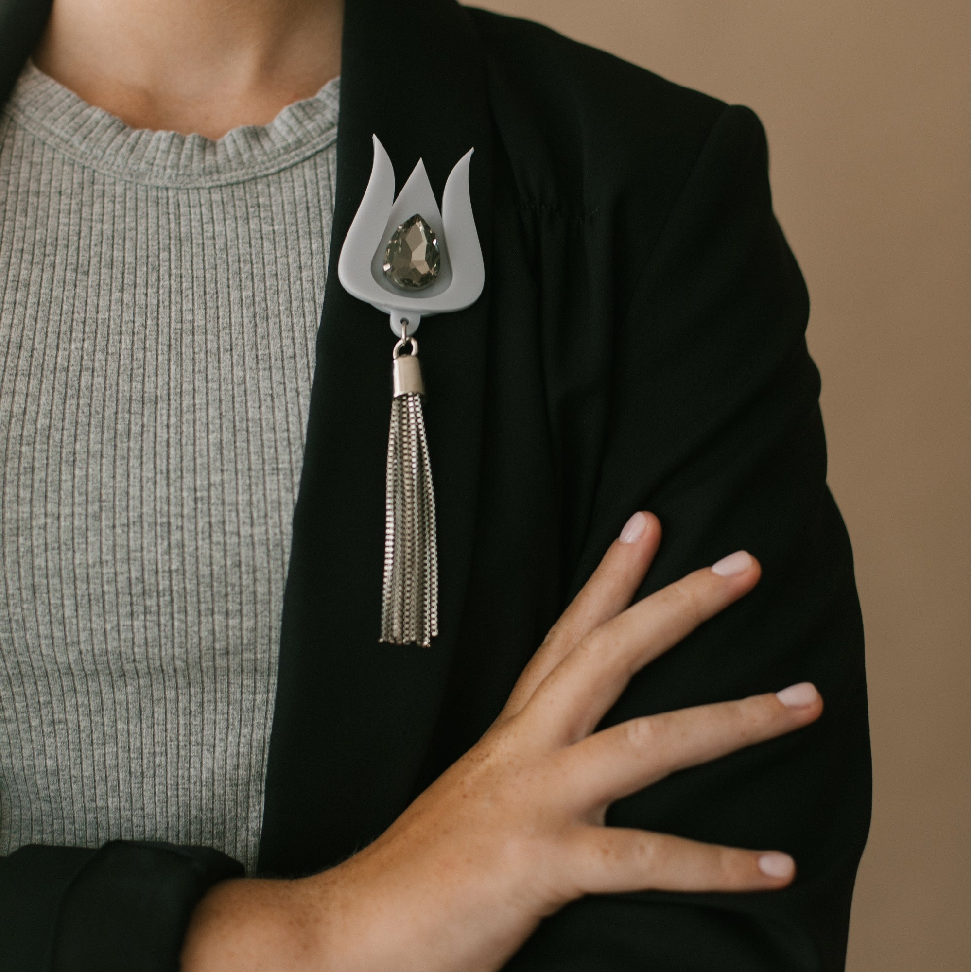 Brooch Tulip Vol. 2  - BLACK - With Rhinestone & Metal Tassel